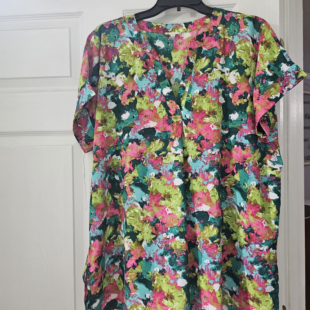 JODIFL Colorful Floral Blouse in Pink and Green